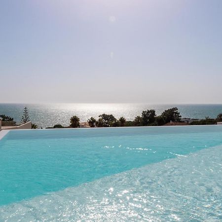 Апартаменты Perfect Place To Escape To With Rooftop Infinity Pool Ольюш-ди-Агуа  Экстерьер фото